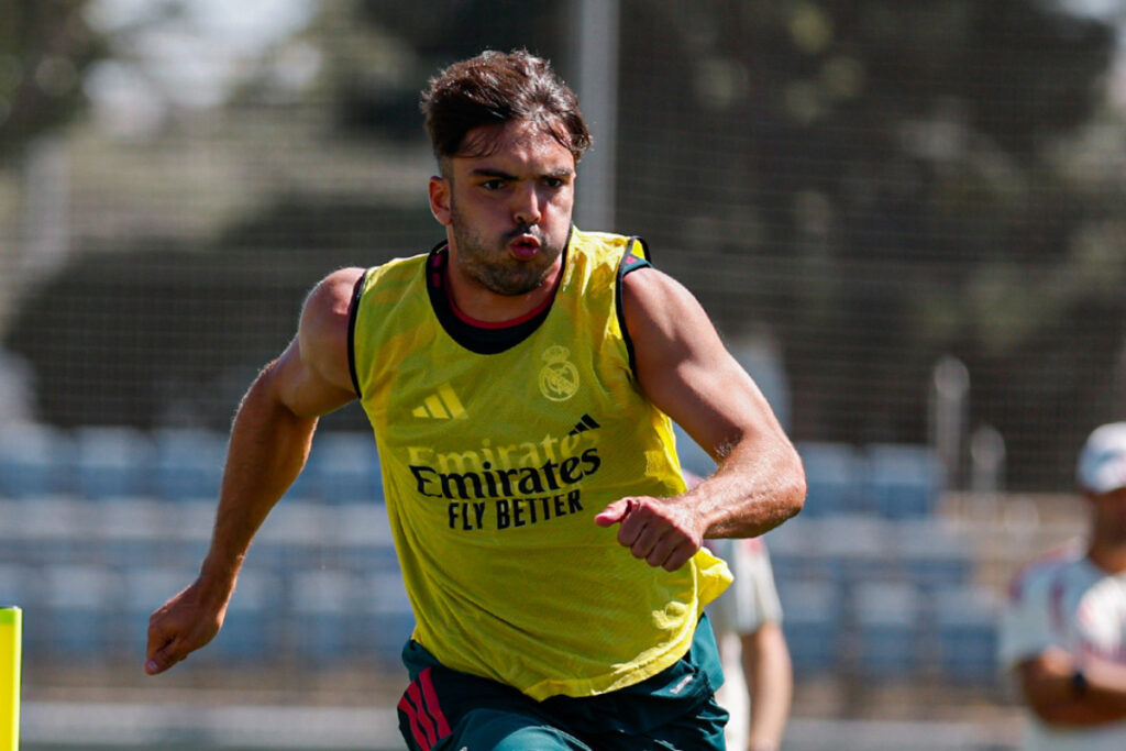 Raúl Asencio, jugador del Real Madrid. Foto: @realmadrid.