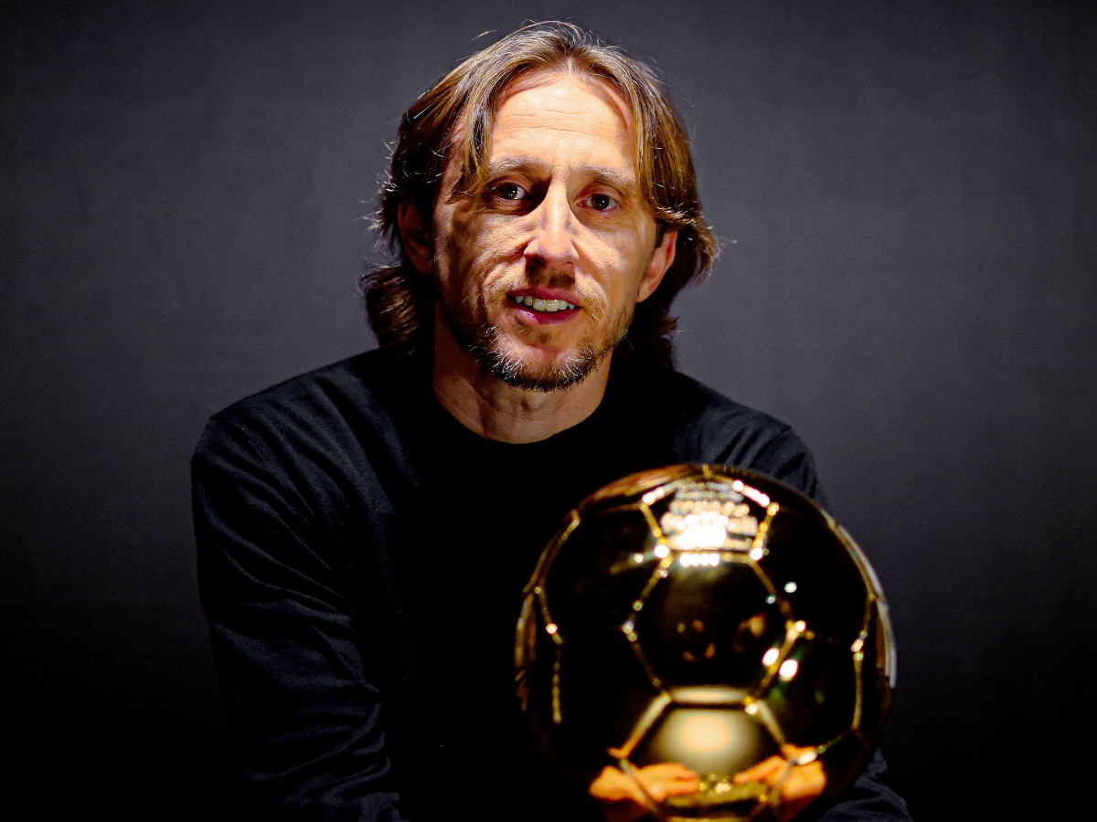 Luka Modric jugará un año más en Milán. Foto: @acmilan.