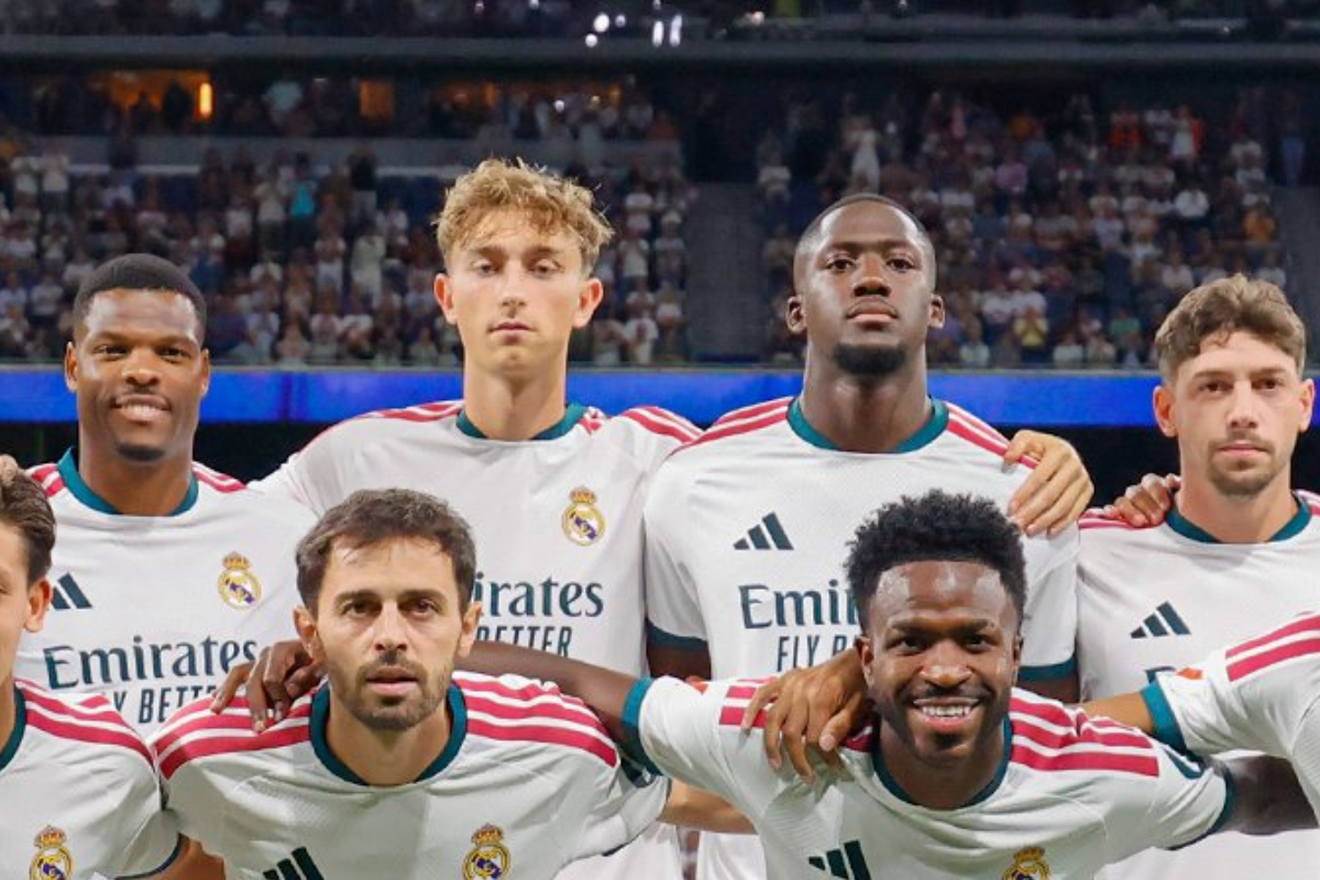 Konaté y Huijsen se han consolidado en el centro de la zaga en este arranque de temporada. Foto: @realmadrid.