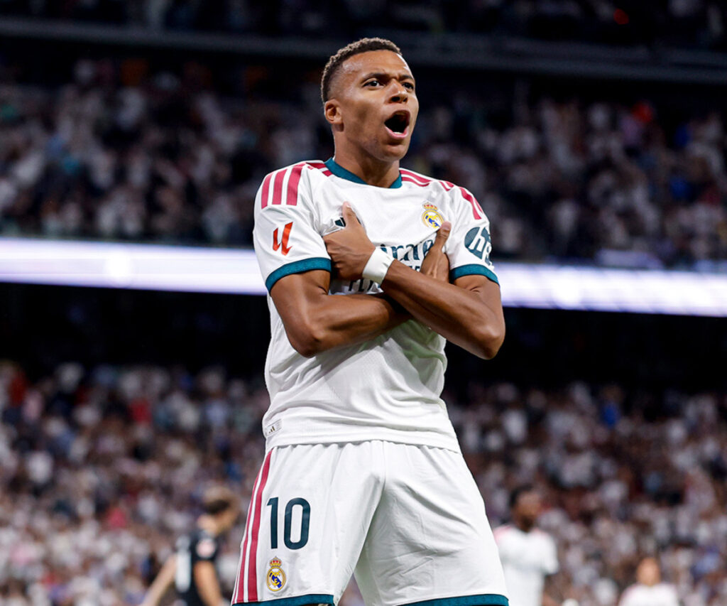 Kylian Mbappé se pone pichichi con un espectacular hat-trick. 
Foto: @realmadrid.