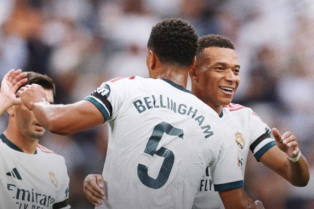 Bellingham y Mbappé celebran uno de los goles frente al Málaga. Foto: @realmadrid.