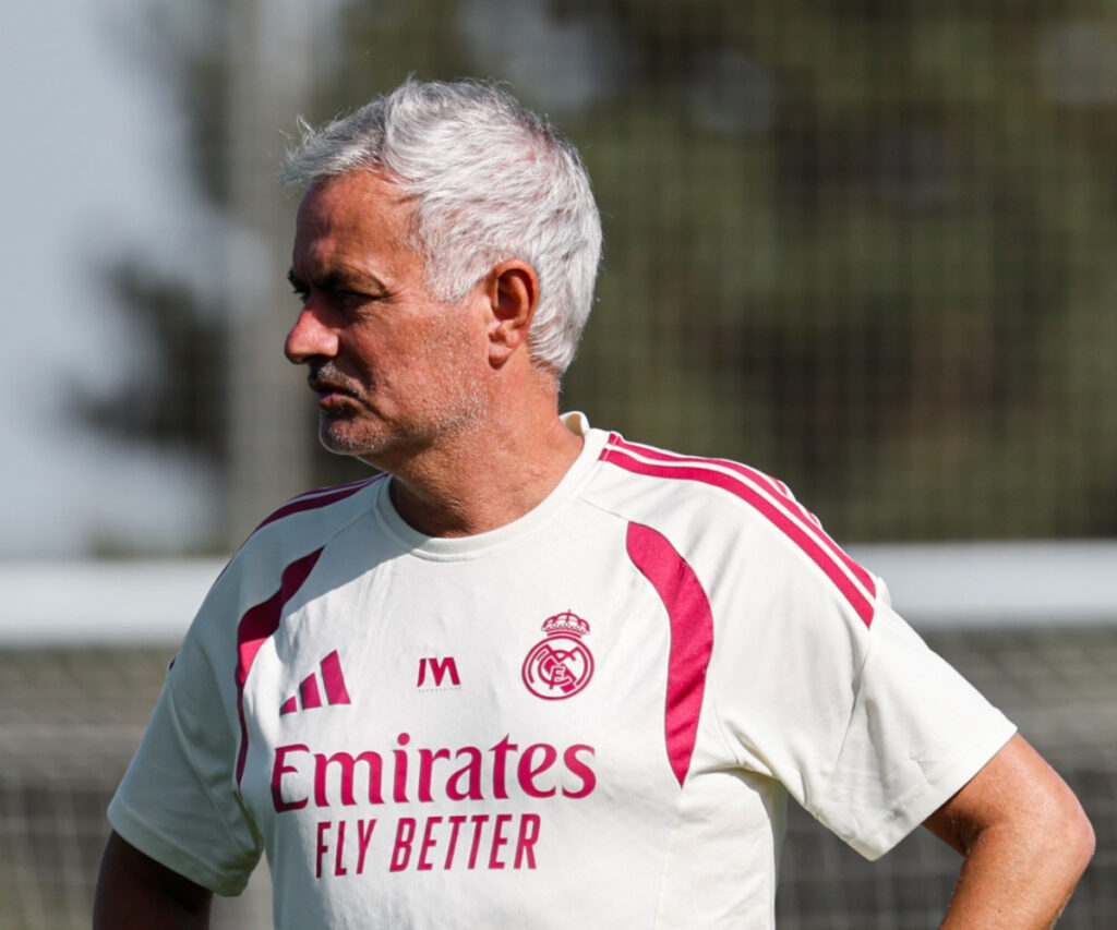 José Mourinho, ante sus primeras grandes decisiones frente al Inter. Foto: @realmadrid